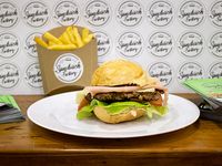 Hamburguesa Casera de Carne La 1/8 (Completa)