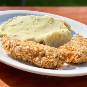 Nuggets rebozados con puré de batata