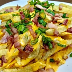 Papas Fritas con Cheddar & Panceta